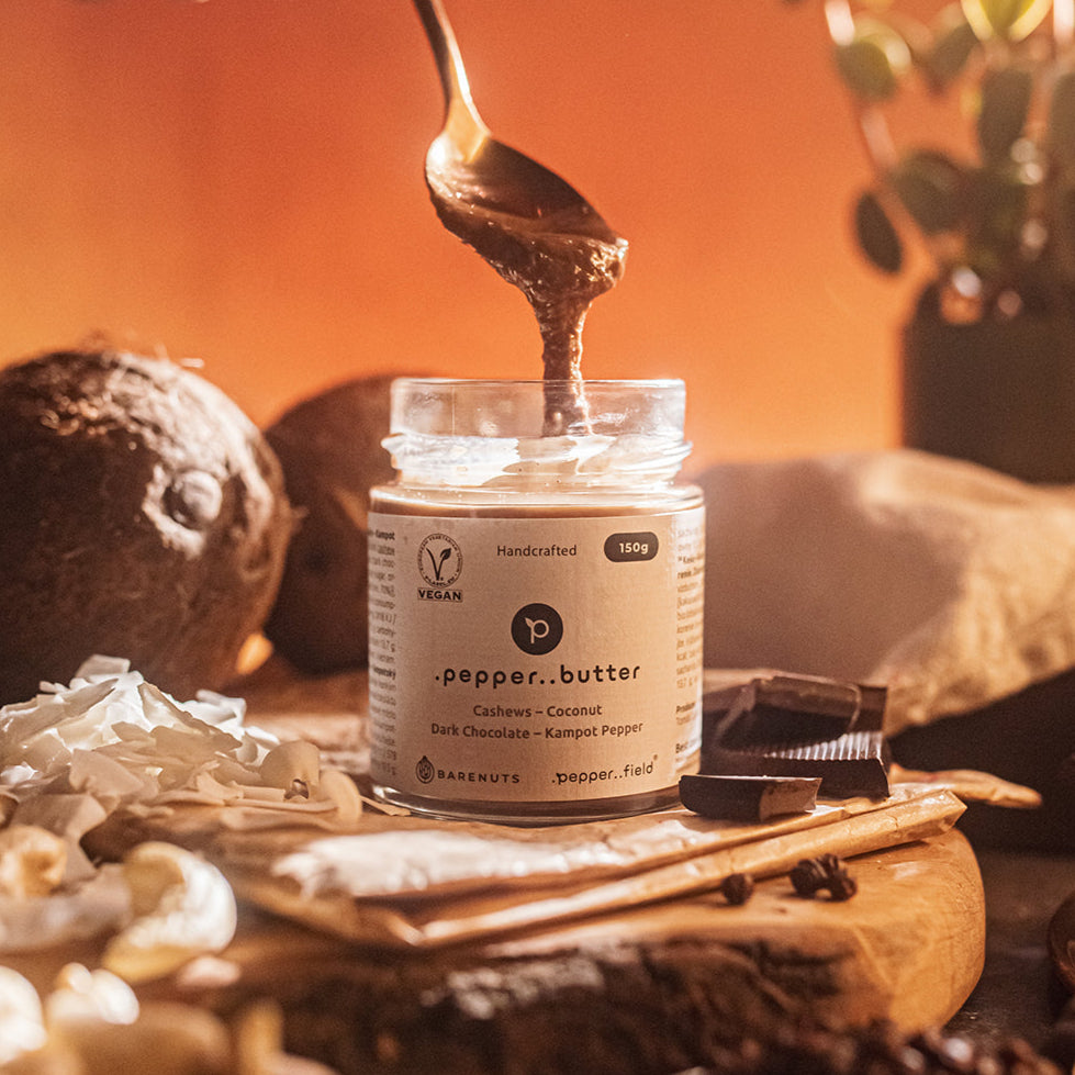 Kešu máslo s kokosem, tmavou čokoládou a Kampotským pepřem (150g)